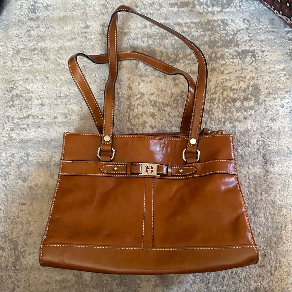 Elegant Tan Leather Tote Bag